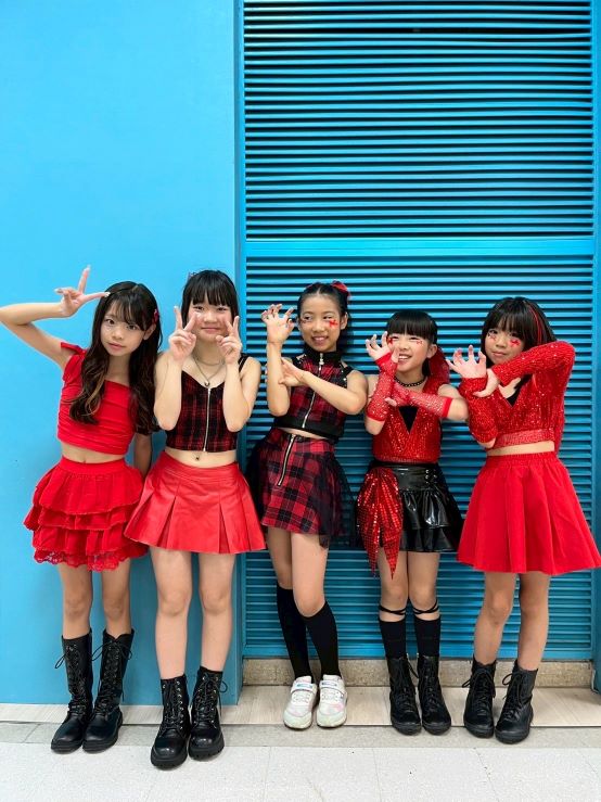 K-POP���X�e�[�W�_���X