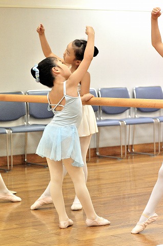 ジュニアバレエ（小1〜小3）(HBG Mluxe Ballet　本田道子バレエ団  鳴橋　実加)
