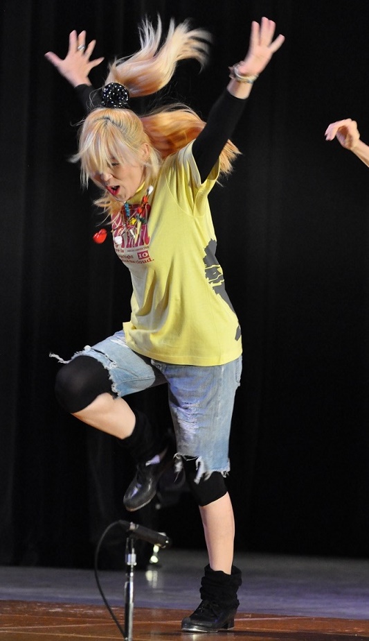 �W���j�A�^�b�v�_���X�i���w���j