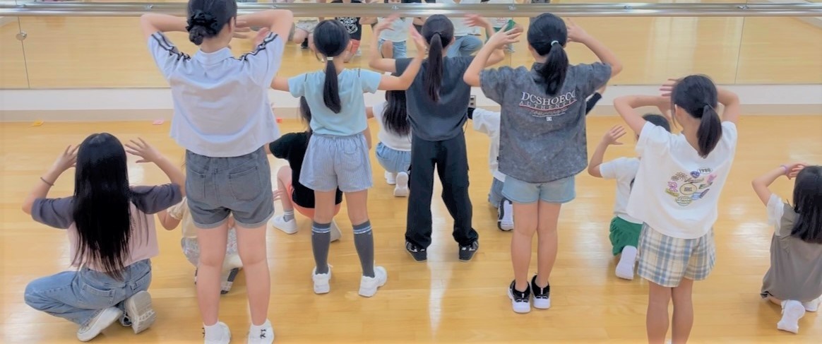 Girls Danceiwj