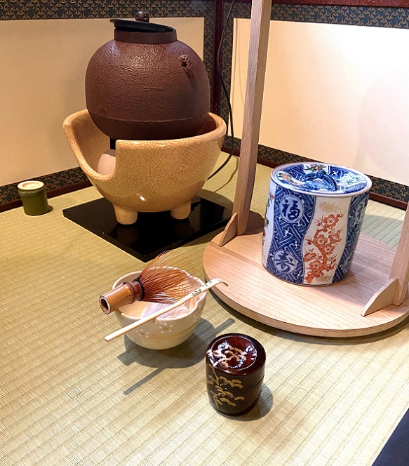 �͂��߂Ẵe�[�u�������i�\��Ɓj