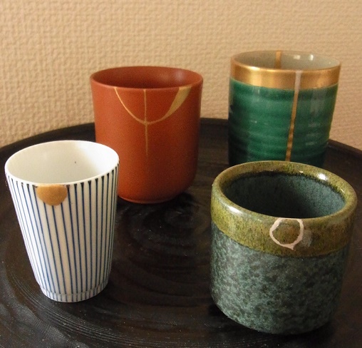 ���U������