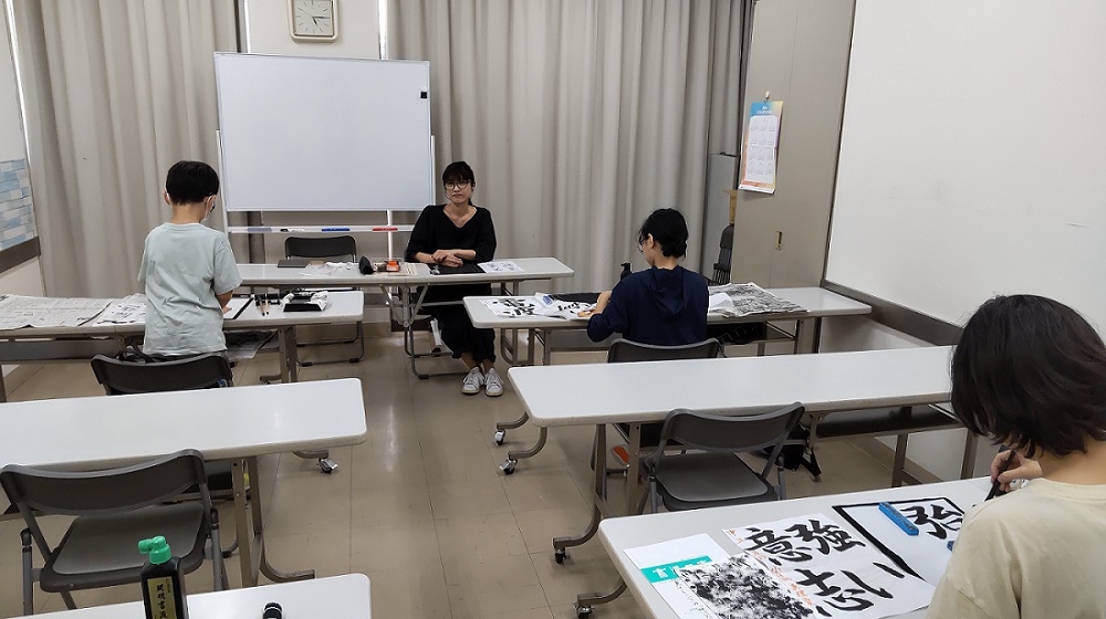 �q������ �֓��搶�N���X